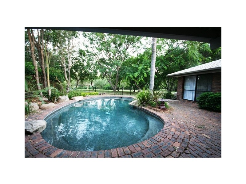 Mount Ommaney QLD 4074