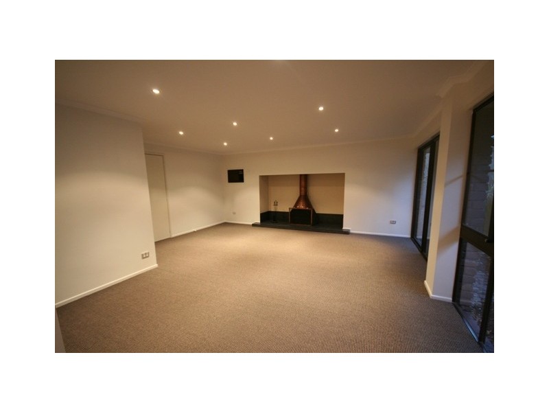 Mount Ommaney QLD 4074