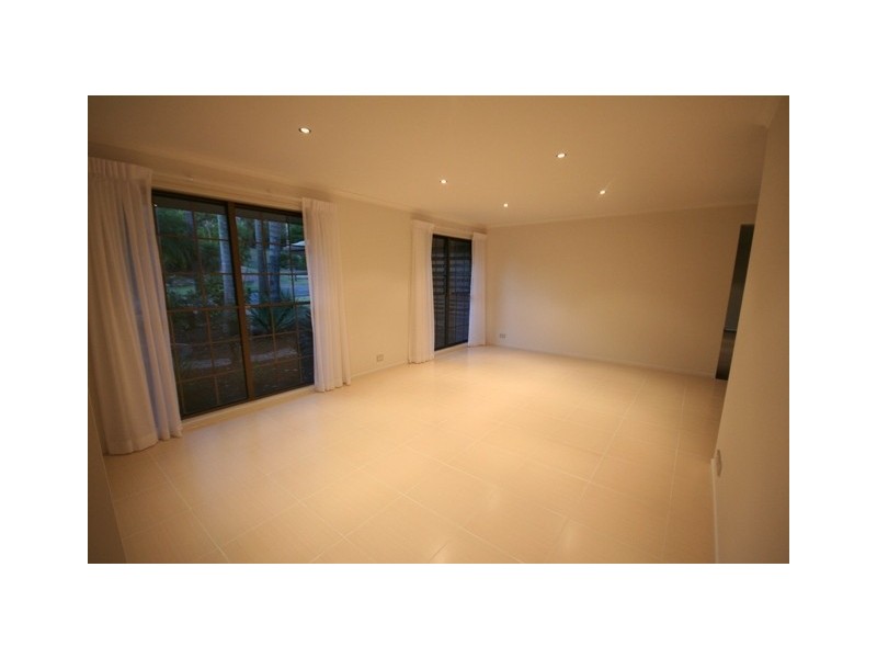 Mount Ommaney QLD 4074