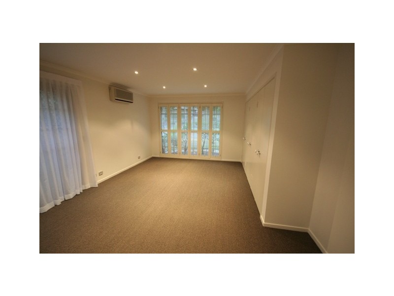 Mount Ommaney QLD 4074