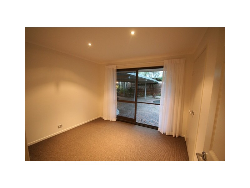 Mount Ommaney QLD 4074