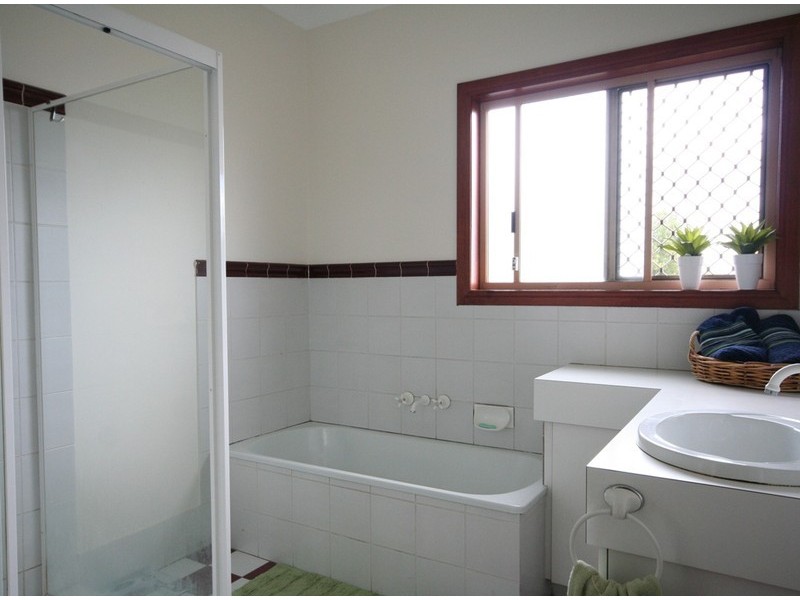 Seventeen Mile Rocks QLD 4073