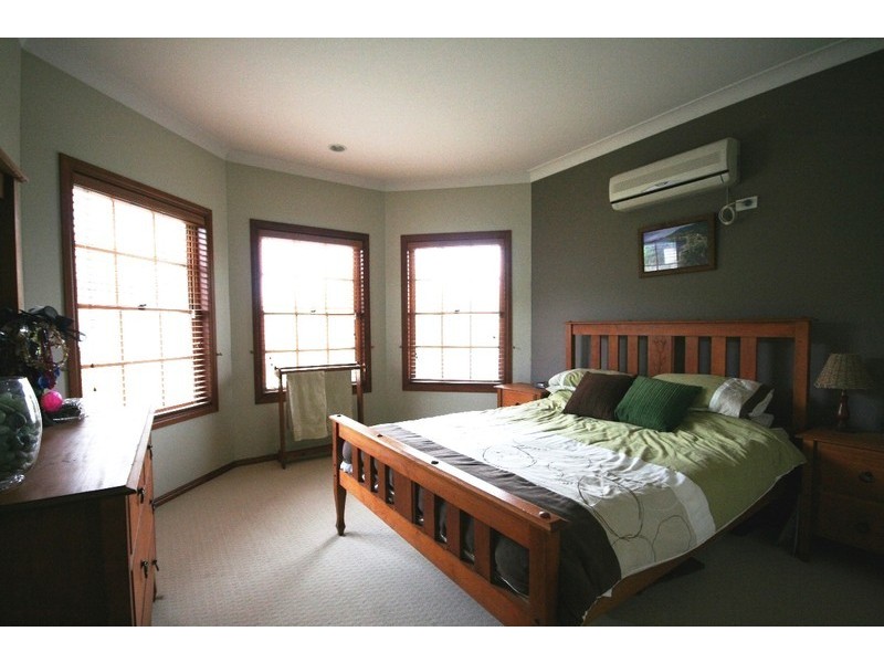 Seventeen Mile Rocks QLD 4073