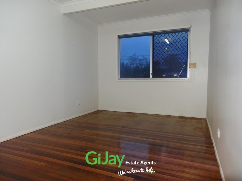 32 Waratah Dr, Crestmead QLD 4132