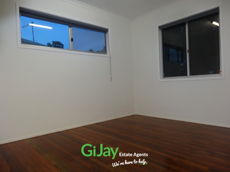 32 Waratah Dr, Crestmead QLD 4132