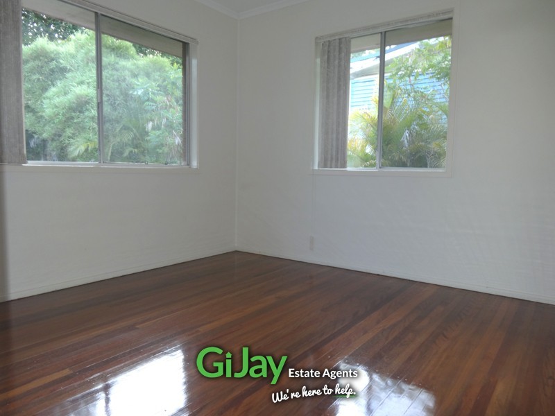911 Cavendish Rd, Mount Gravatt East QLD 4122