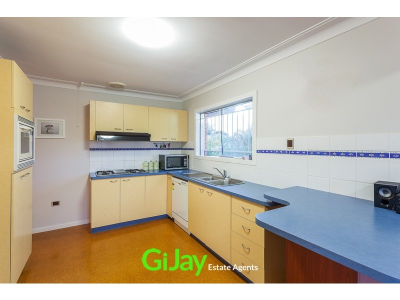 7 Cresthaven Dr, Mansfield QLD 4122
