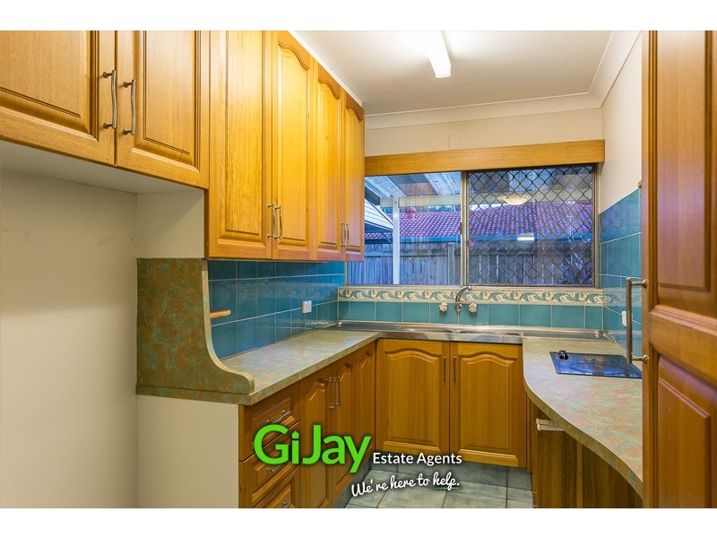 4 Kidd St, Robertson QLD 4109