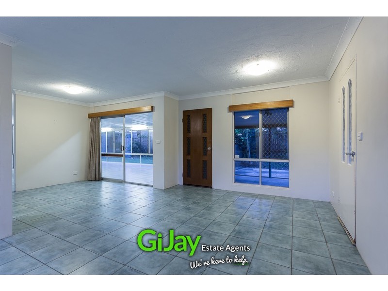 4 Kidd St, Robertson QLD 4109