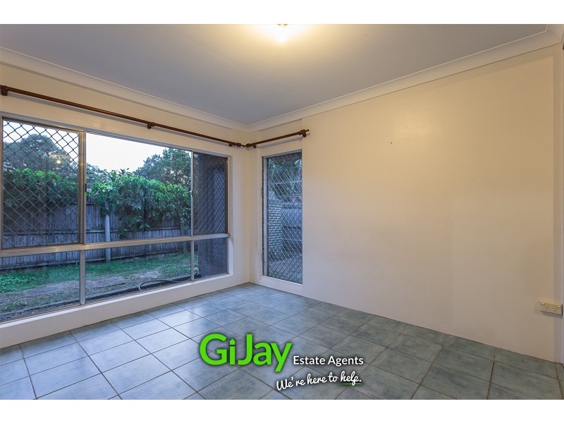 4 Kidd St, Robertson QLD 4109