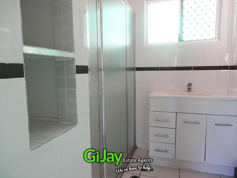 9 Oakdale St, Browns Plains QLD 4118