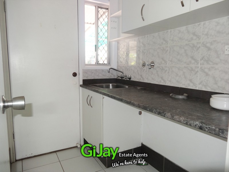 9 Oakdale St, Browns Plains QLD 4118