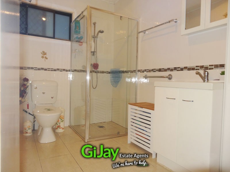 5 Moore St, Logan Central QLD 4114