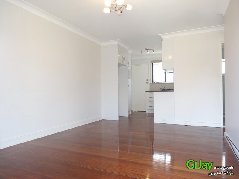 2/14 Arnold St, Holland Park QLD 4121