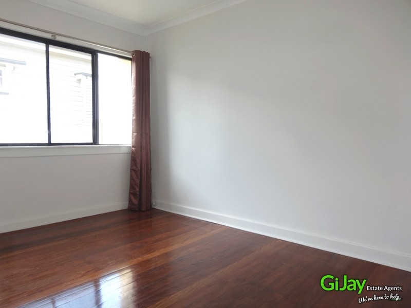2/14 Arnold St, Holland Park QLD 4121
