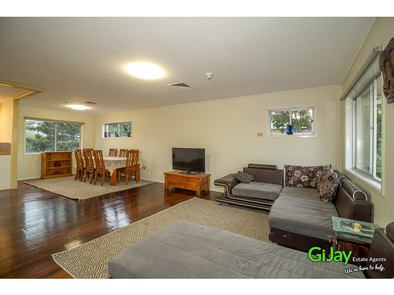 4 Woodash St, Kingston QLD 4114