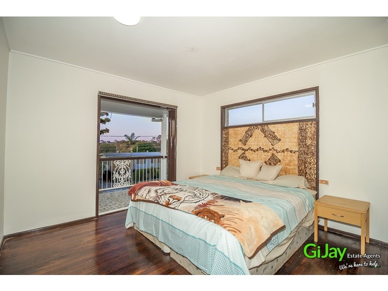 4 Woodash St, Kingston QLD 4114