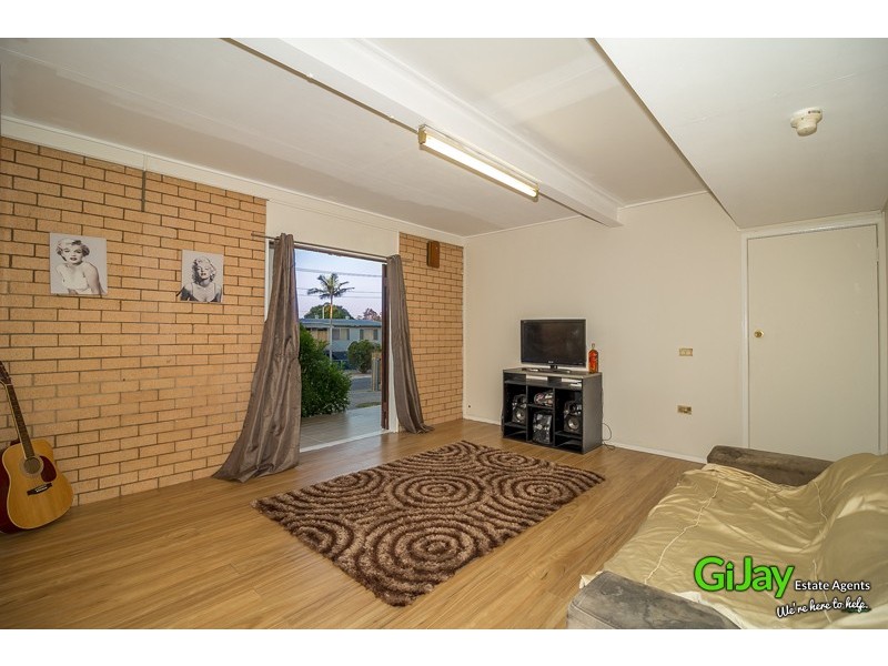 4 Woodash St, Kingston QLD 4114