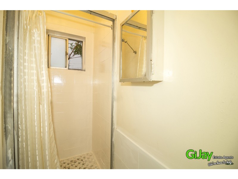 4 Woodash St, Kingston QLD 4114