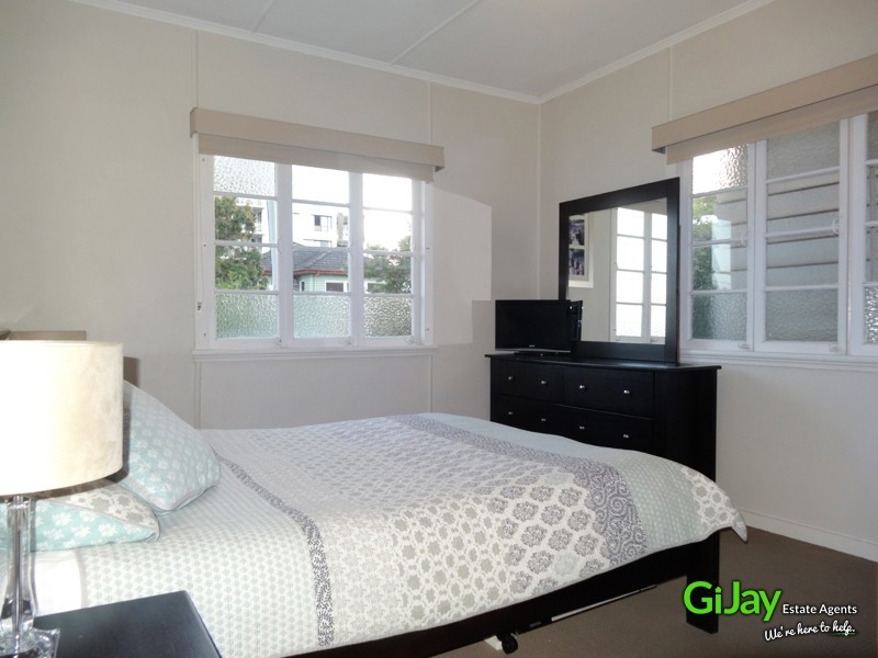 16 and 18 Perkins Street, Upper Mount Gravatt QLD 4122