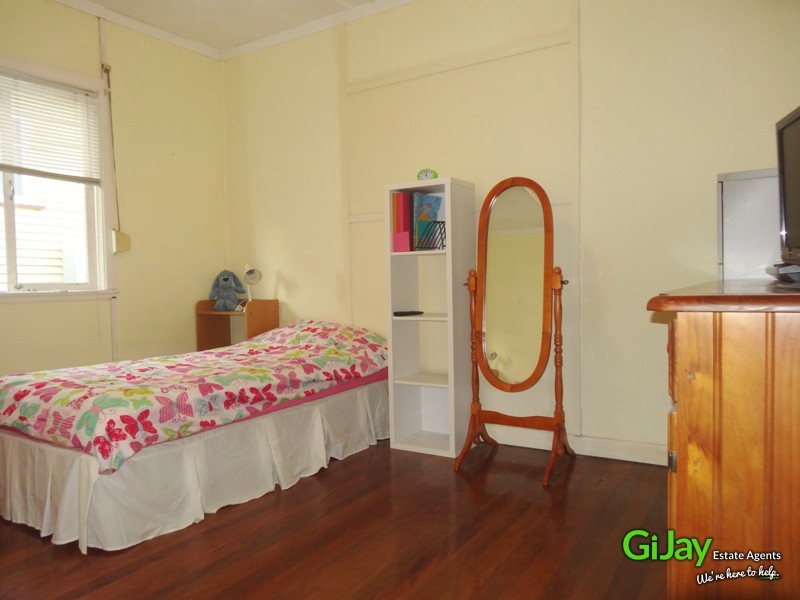 16 and 18 Perkins Street, Upper Mount Gravatt QLD 4122