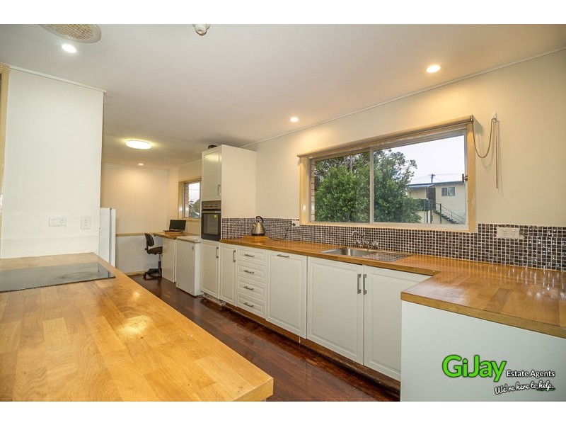 4 Woodash St, Kingston QLD 4114
