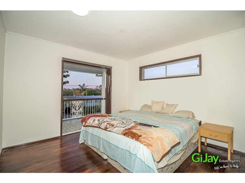 4 Woodash St, Kingston QLD 4114