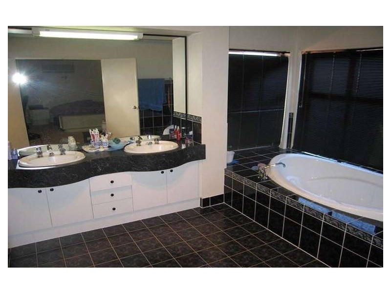 Parkinson QLD 4115