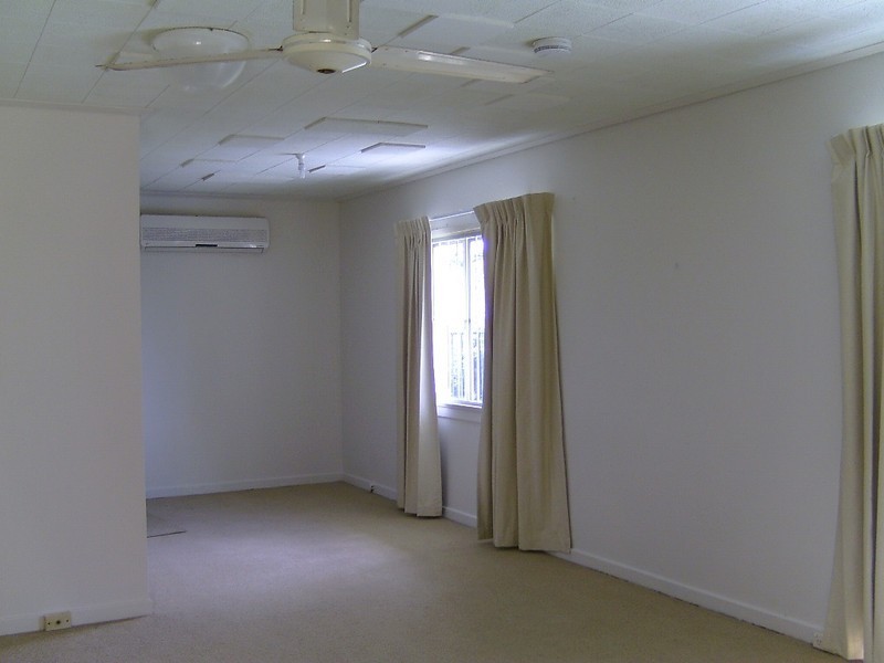 42 Wemvern Street, Upper Mount Gravatt QLD 4122