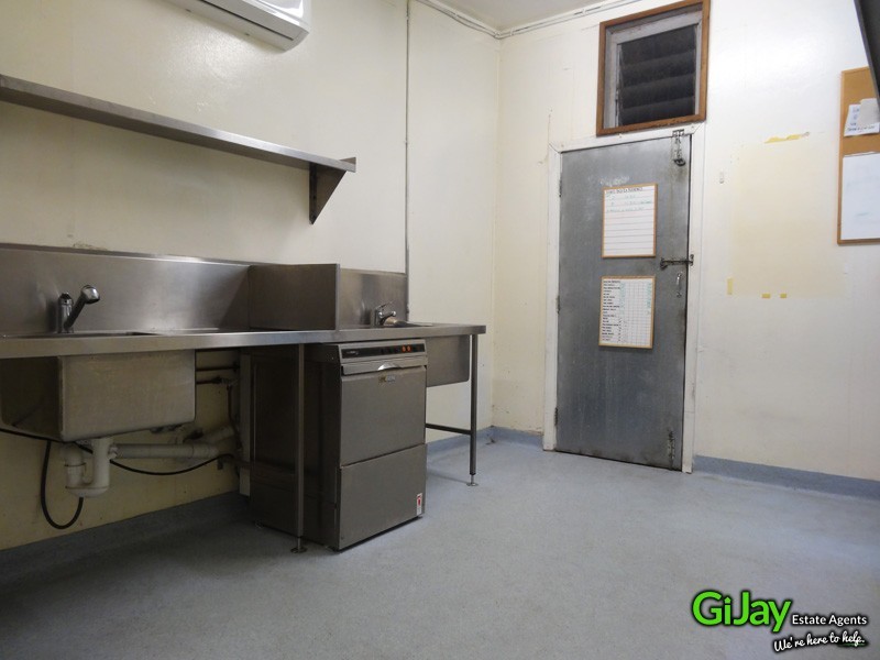 Shop 2/1401 Logan Road, Mount Gravatt QLD 4122