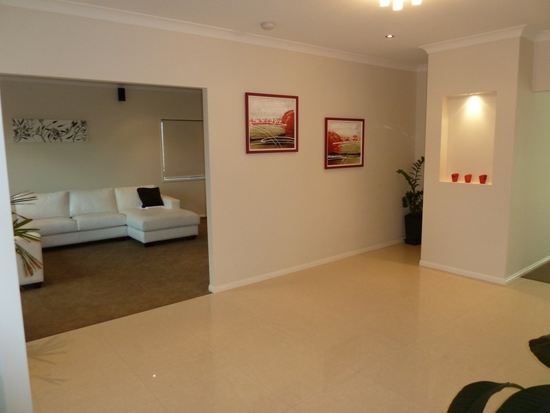 9 Shirley Close, Kuraby QLD 4112