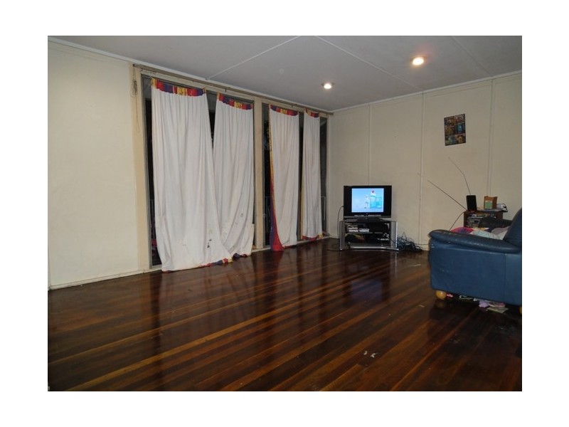 1 Carowell Street, Acacia Ridge QLD 4110