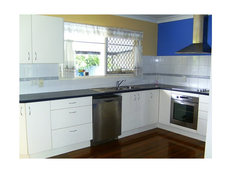 25 Shirland Street, Macgregor QLD 4109