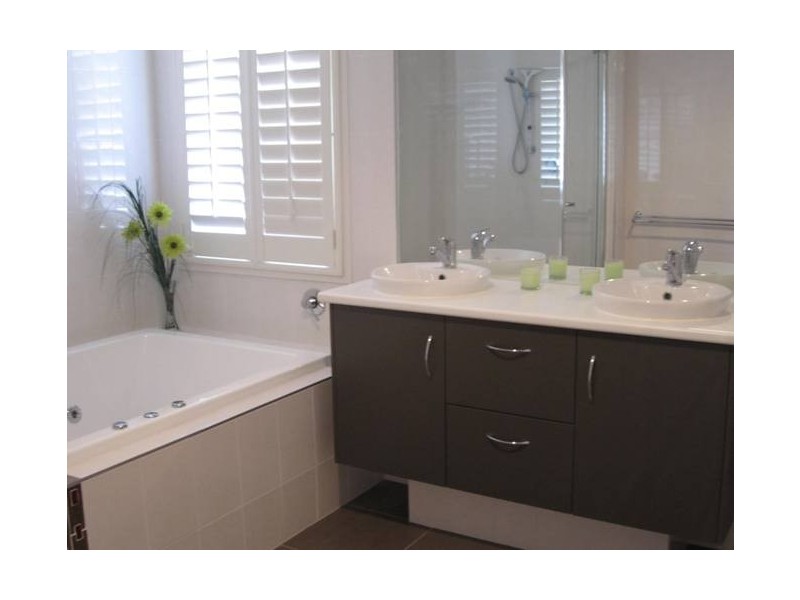 13 Avonlea Place, Eight Mile Plains QLD 4113