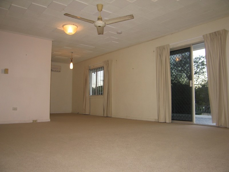 42 Wemvern Street, Upper Mount Gravatt QLD 4122