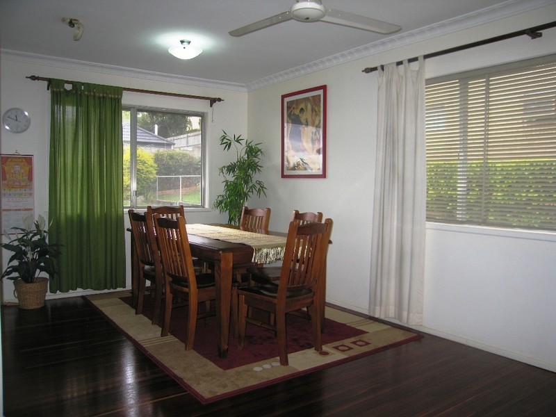 Wishart QLD 4122
