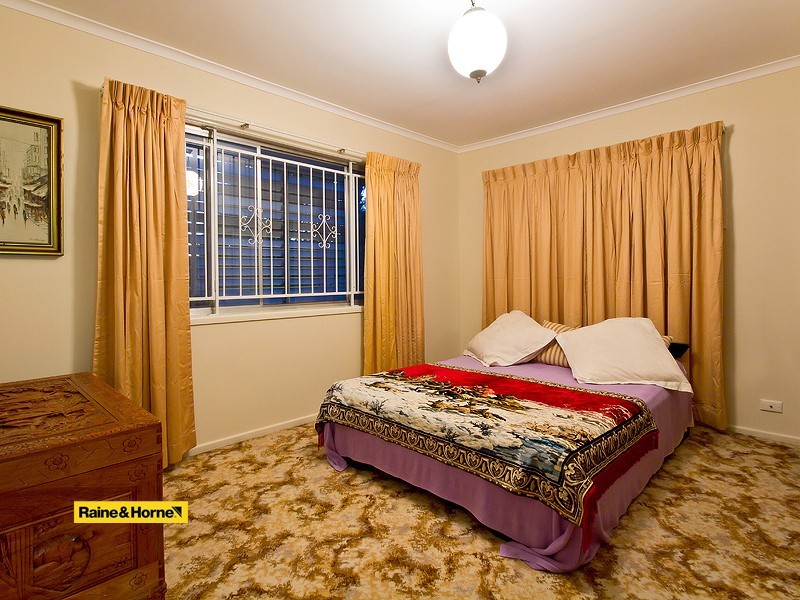 2 Naples Street, Wishart QLD 4122