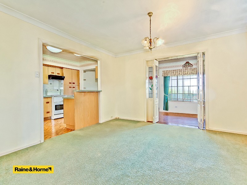 8 Garie St, Wishart QLD 4122