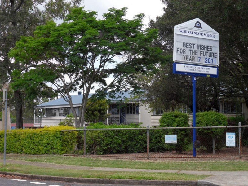 8 Garie St, Wishart QLD 4122