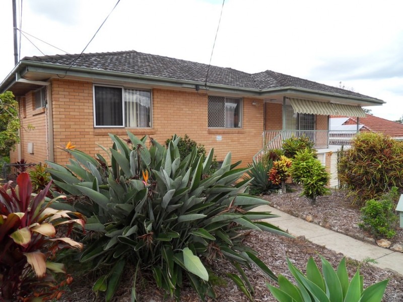 8 Garie St, Wishart QLD 4122