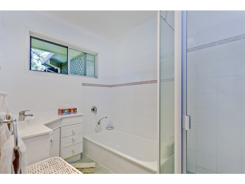 35 Amsterdam Street, Wishart QLD 4122