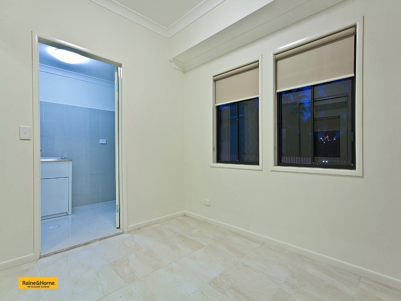 Holland Park QLD 4121