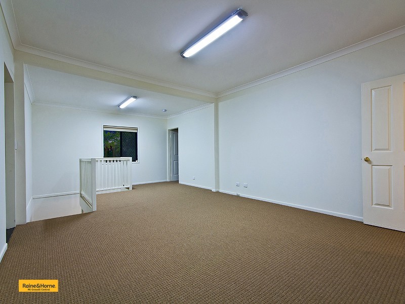 Holland Park QLD 4121