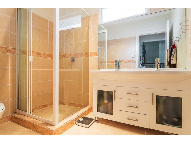 2 Chester Rd, Eight Mile Plains QLD 4113