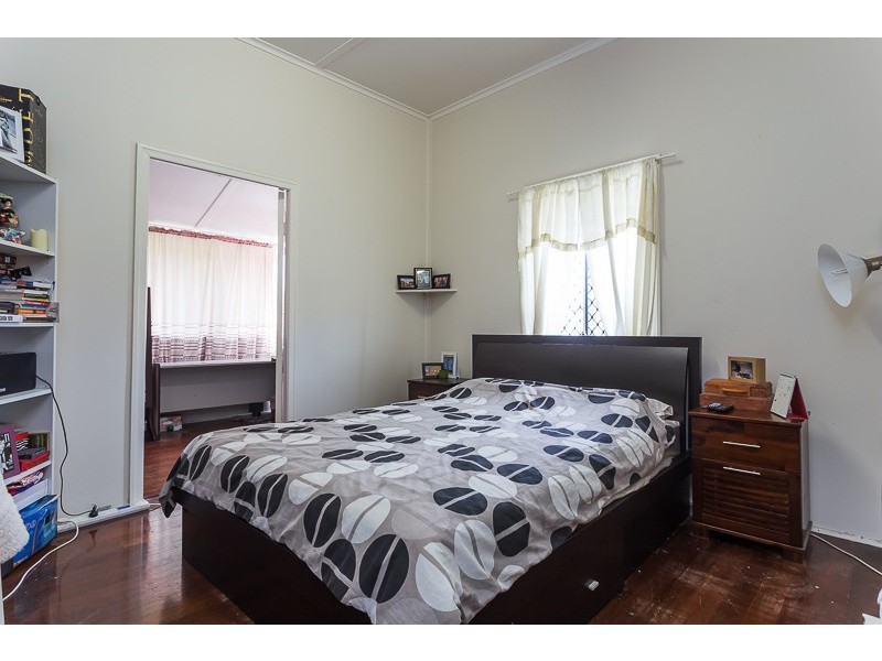 2 Chester Rd, Eight Mile Plains QLD 4113