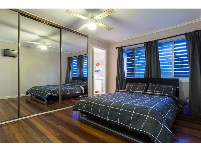 54 Luprena Street, Mansfield QLD 4122