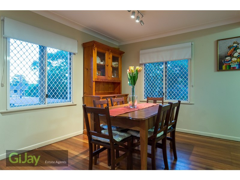12 Cresthaven Drive, Mansfield QLD 4122