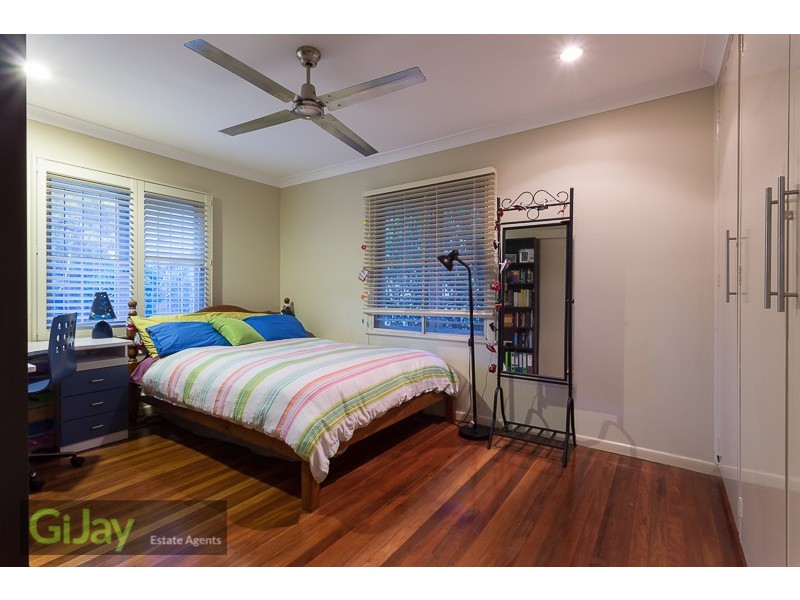 12 Cresthaven Drive, Mansfield QLD 4122