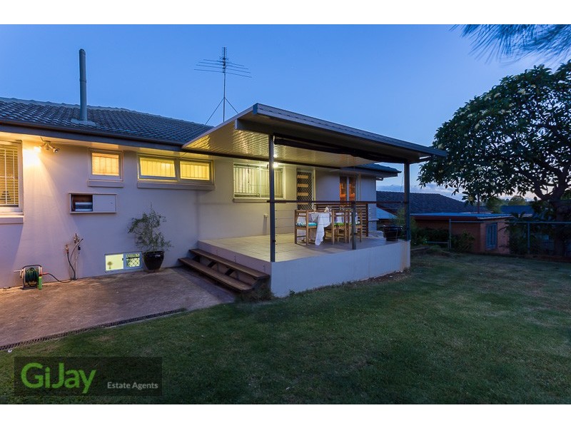 12 Cresthaven Drive, Mansfield QLD 4122