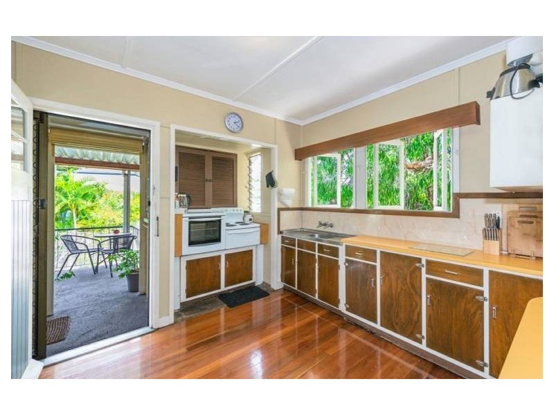 182 Sterculia Avenue, Holland Park West QLD 4121